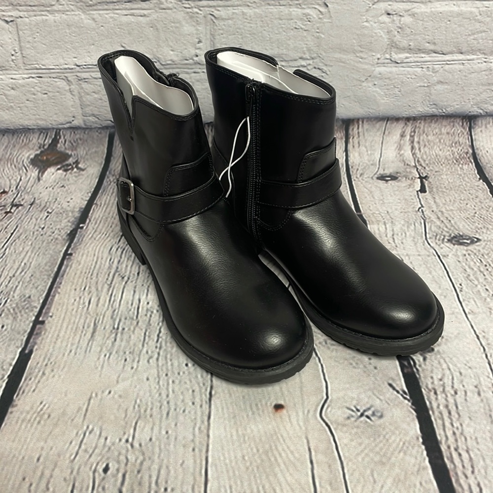Girls size 4 Cat & Jack boots, NWT
